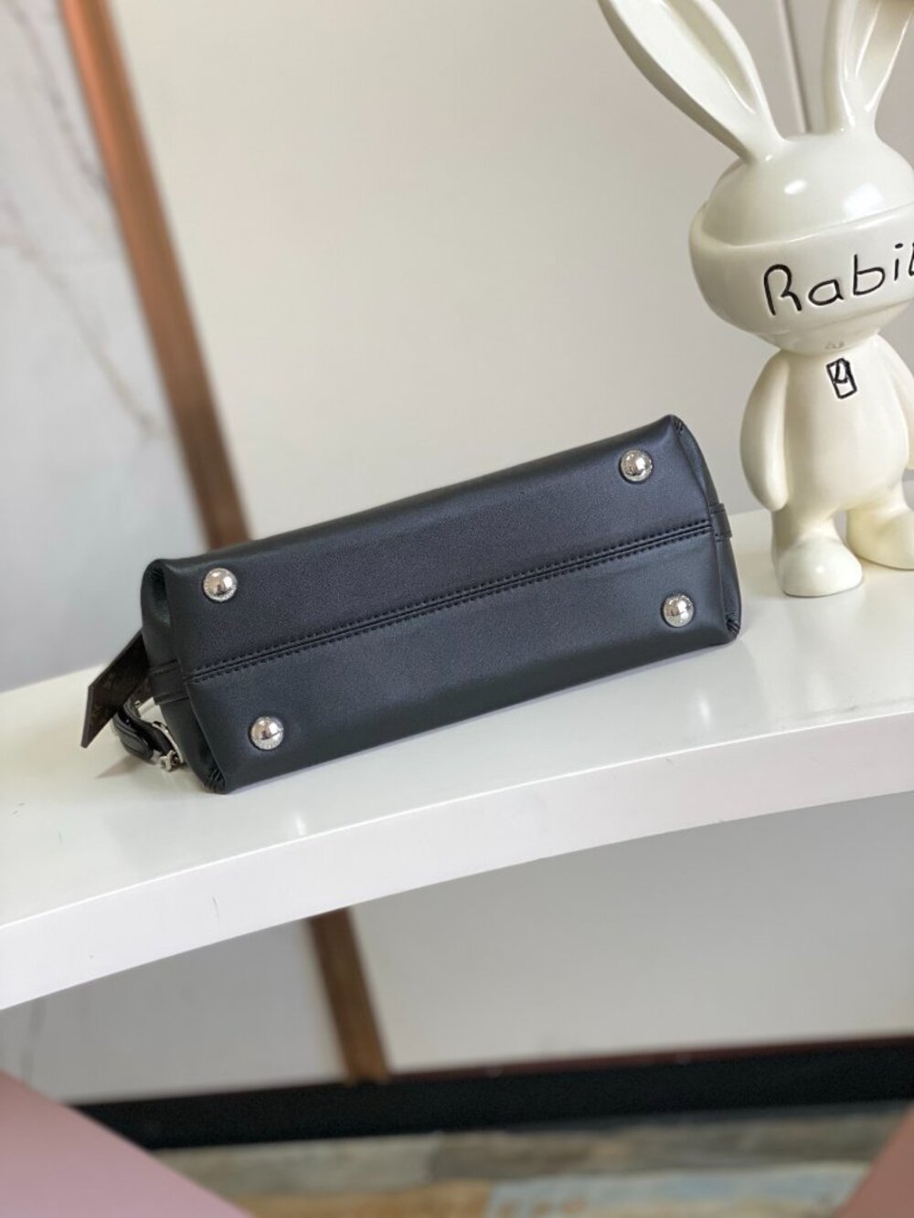 Louis Vuitton Shoulder Bag Carryall Cargo Vibe PM Lambskin M24861 - Picture 4 of 9